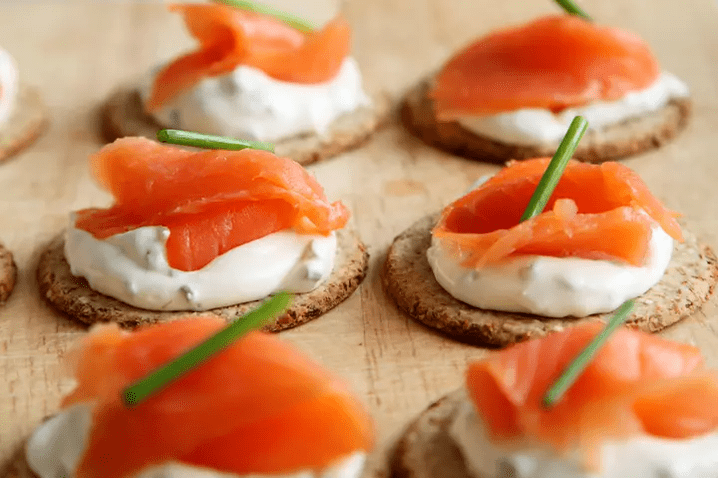 Brot mit Lachs auf der Dukan-Diät